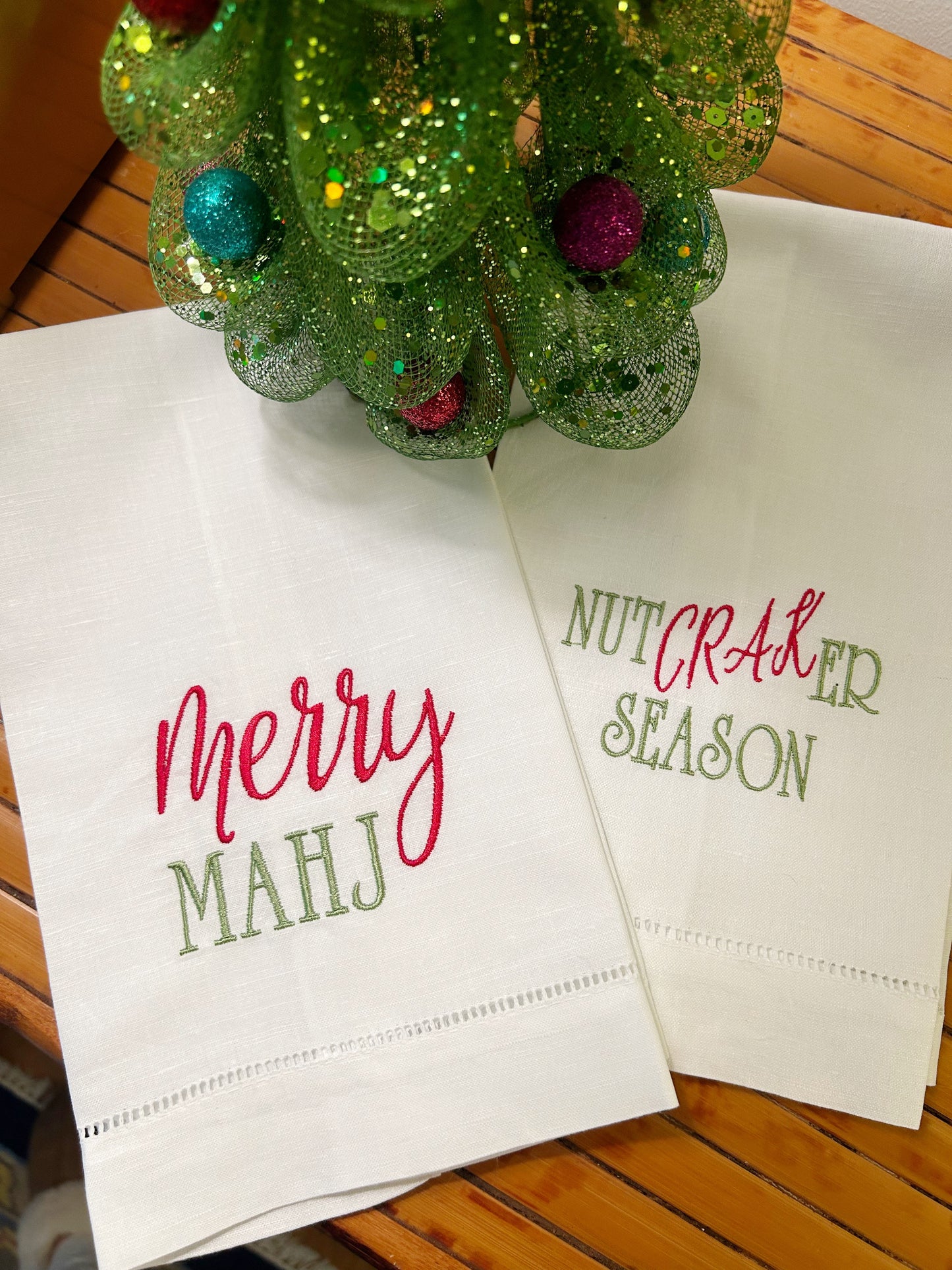 Mahjong Holiday Hand Towels